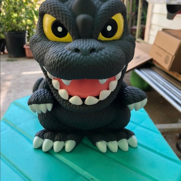 Large size Godzilla Coin piggy bank - Picture 2 of 3